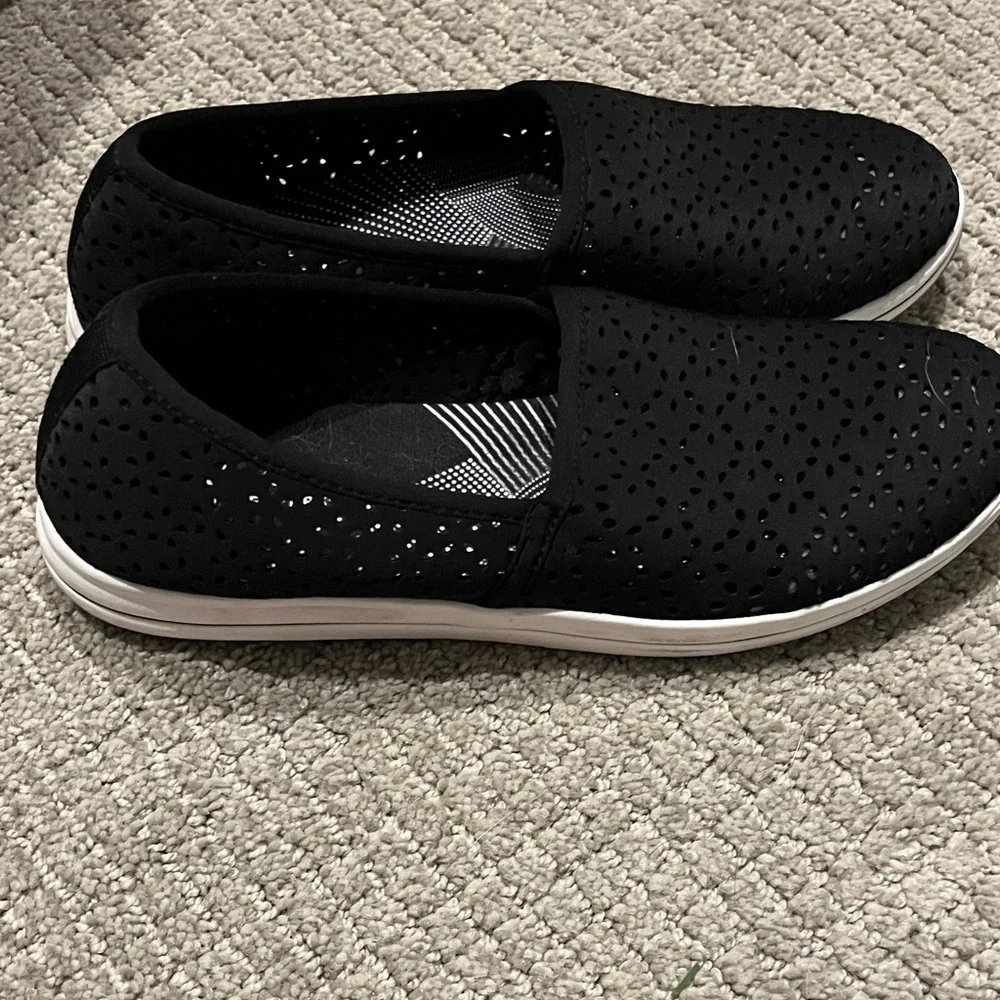 Clarks Cloudsteppers Black Perforated Slip-Ons 8 1/2